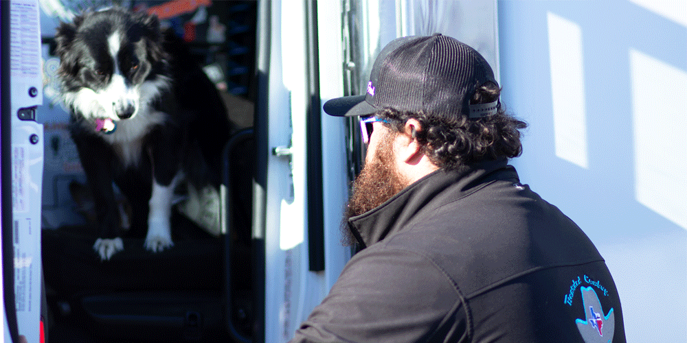 The 8 Best Trucking Companies with Pet Policies